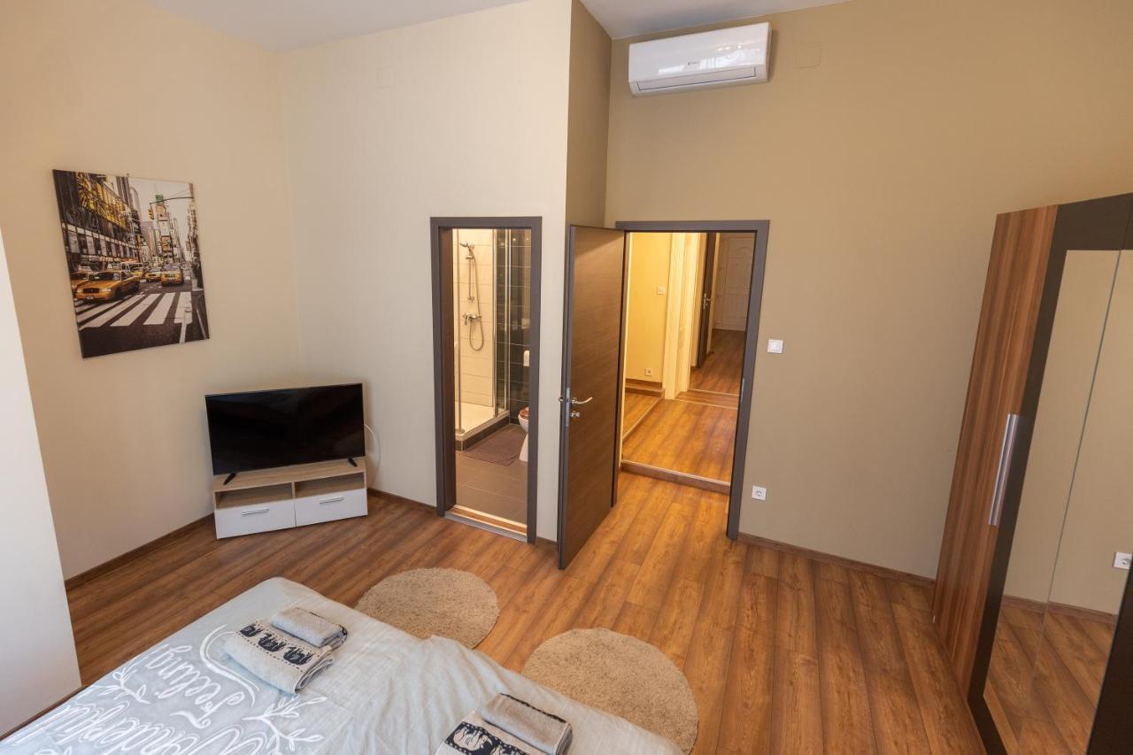 בודפשט Wiky'S Apartman With 3Bathrooms מראה חיצוני תמונה