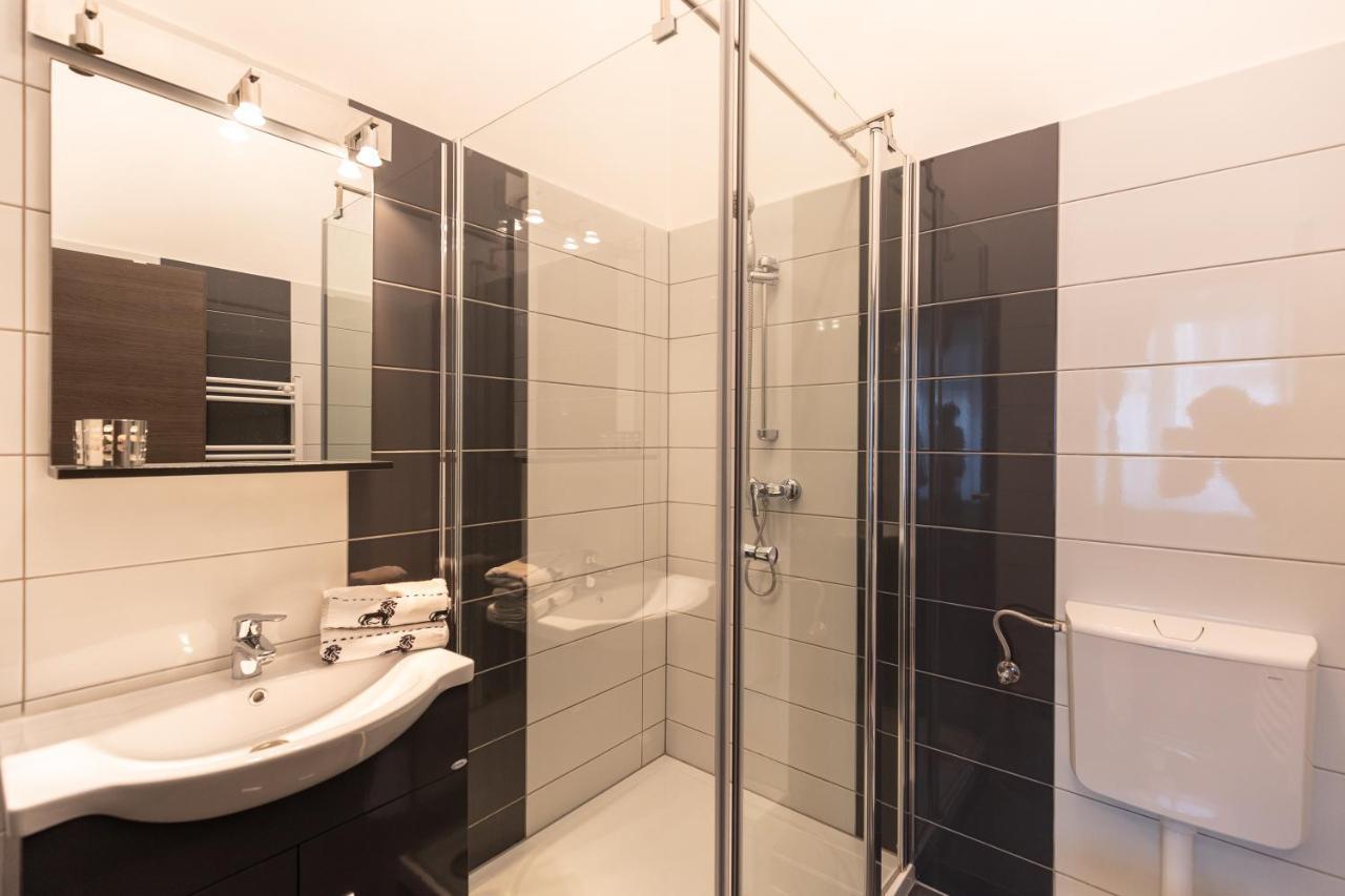 בודפשט Wiky'S Apartman With 3Bathrooms מראה חיצוני תמונה