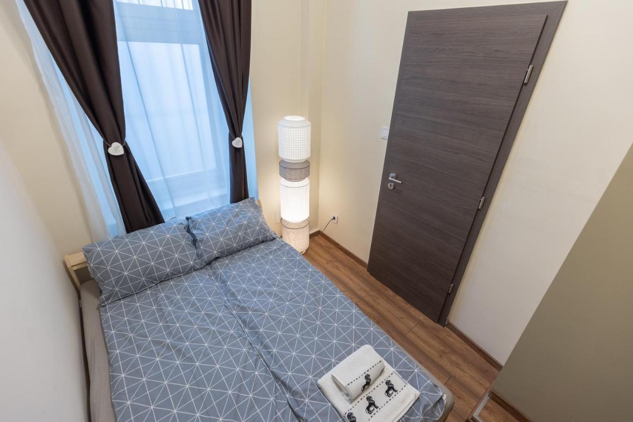 בודפשט Wiky'S Apartman With 3Bathrooms מראה חיצוני תמונה