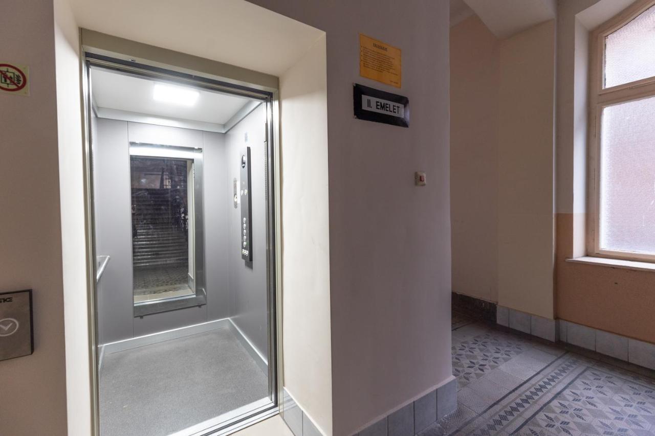 בודפשט Wiky'S Apartman With 3Bathrooms מראה חיצוני תמונה