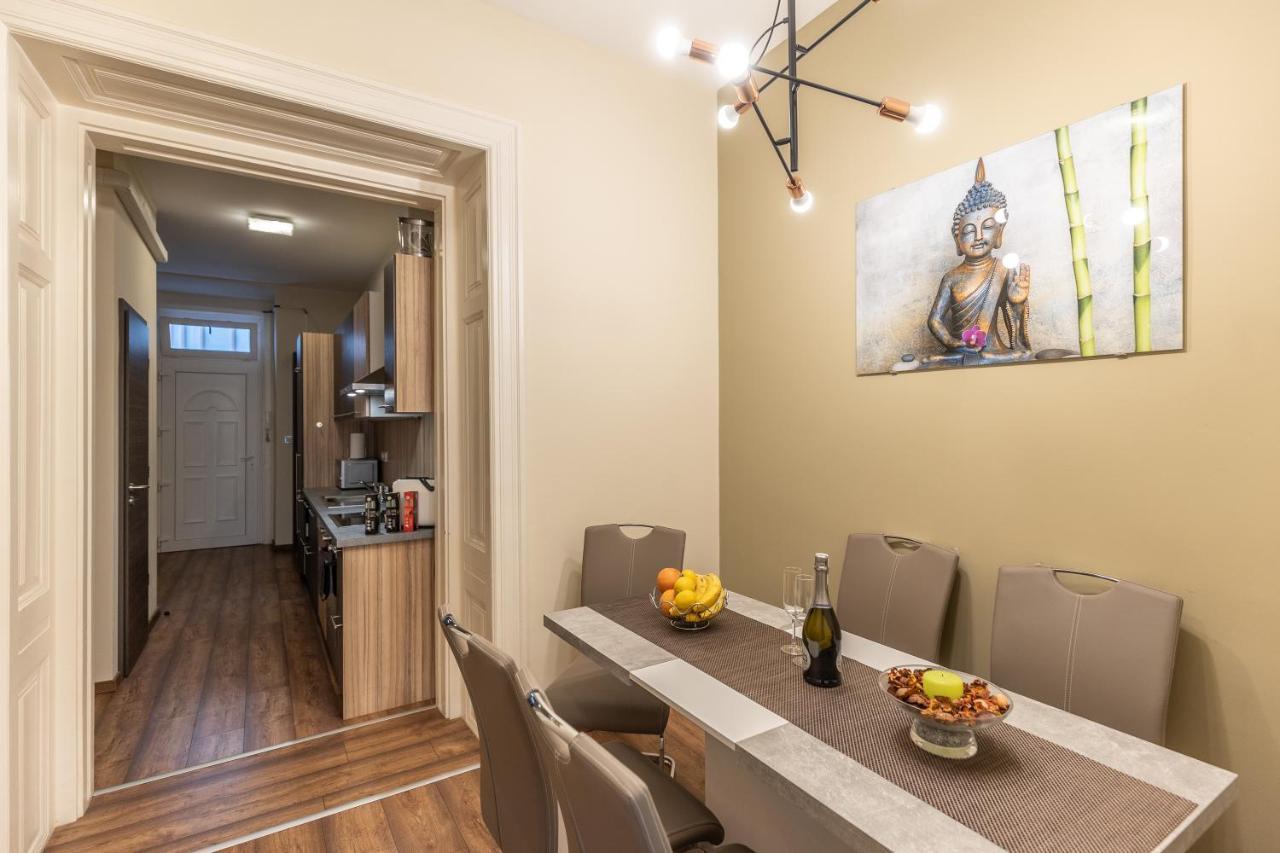 בודפשט Wiky'S Apartman With 3Bathrooms מראה חיצוני תמונה