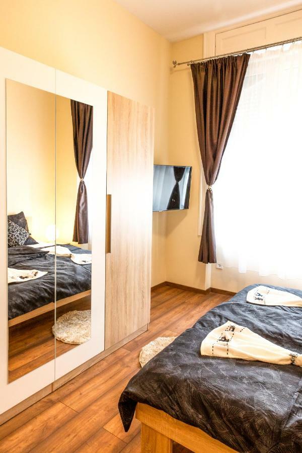 בודפשט Wiky'S Apartman With 3Bathrooms מראה חיצוני תמונה